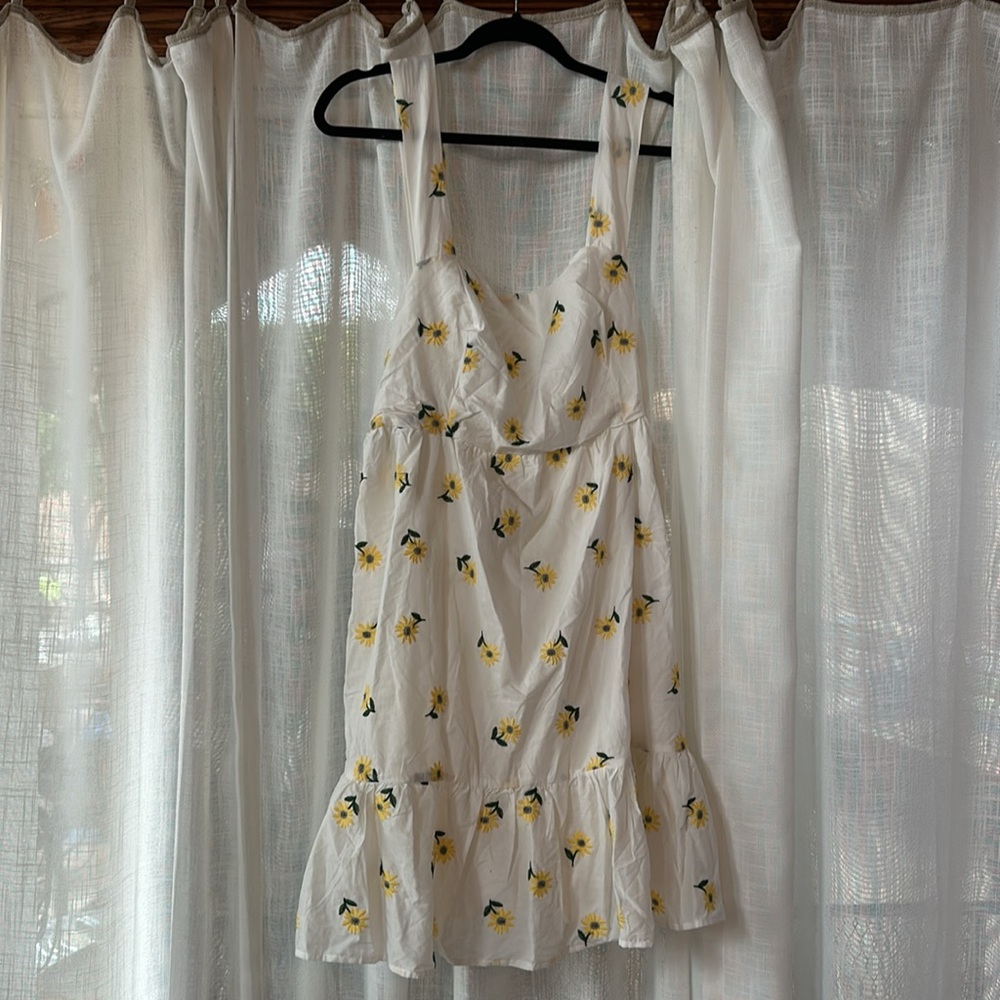 Forever 21 Sunflower Embroidered Baby Doll Dress 1X PRICE FIRM